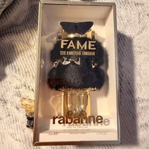 Fame The Couture Edition Black & Gold Fur Bottle +  key Charm